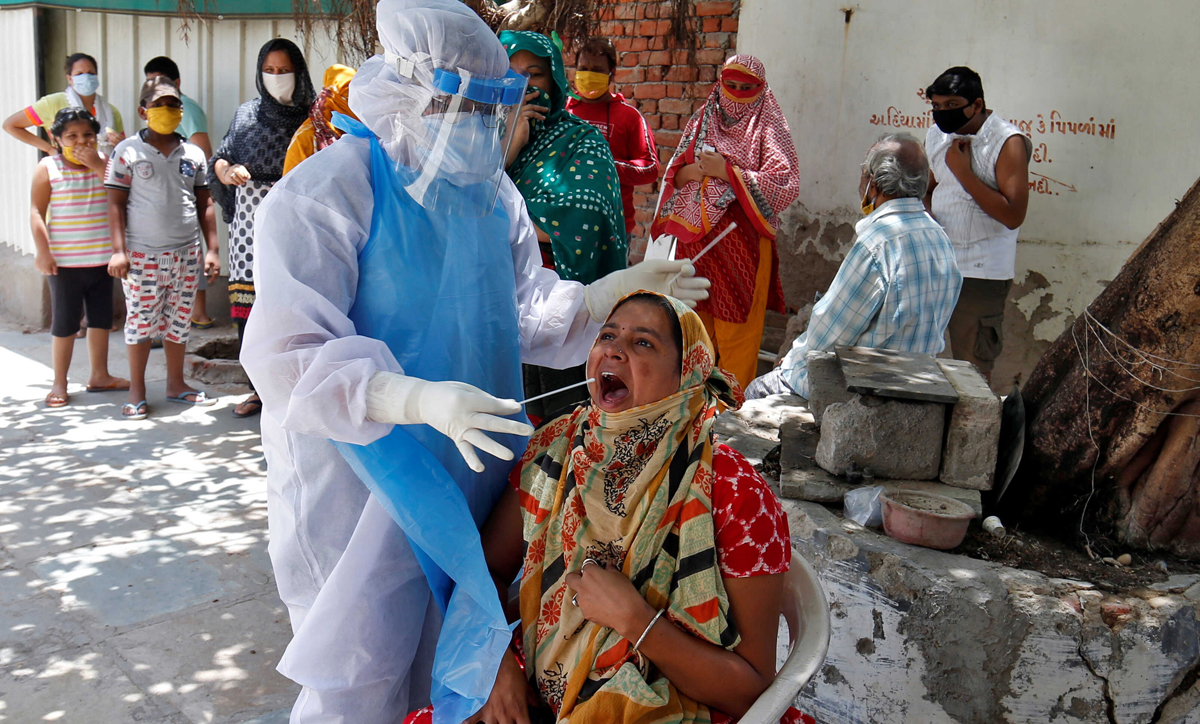भारतमा कोरोनाबाट मृत्यु हुनेको संख्या दुई लाख नाघ्यो, एकैदिन ३,२९३ को मृत्यु 